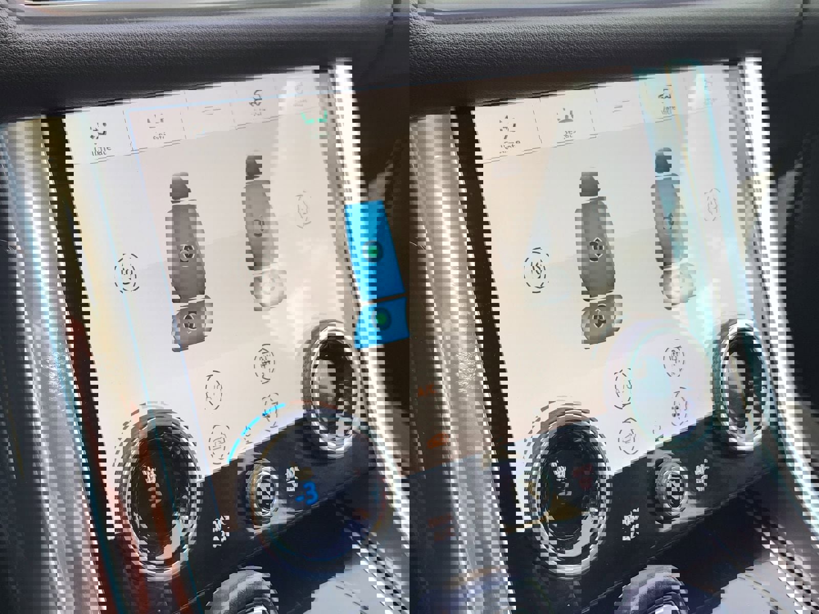 Used 2020 Land Rover Range Rover Sport HSE AWD/4WD image 27