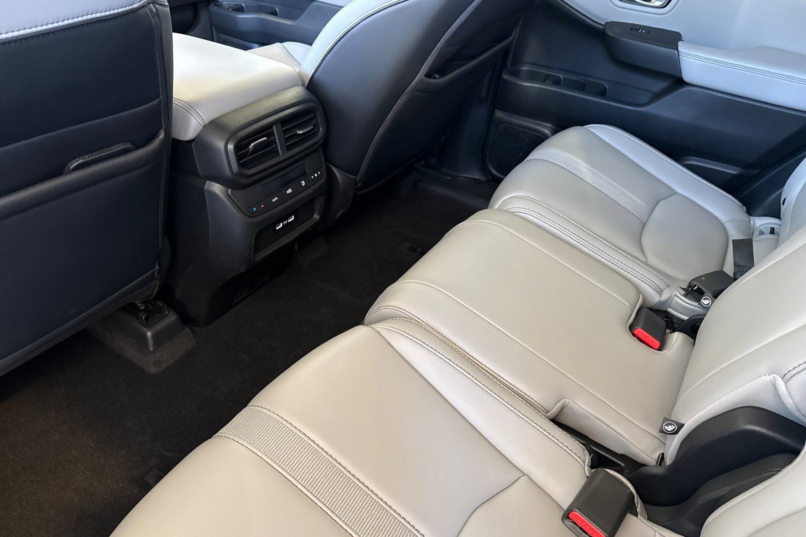 Used 2023 Honda Pilot EX-L image 25