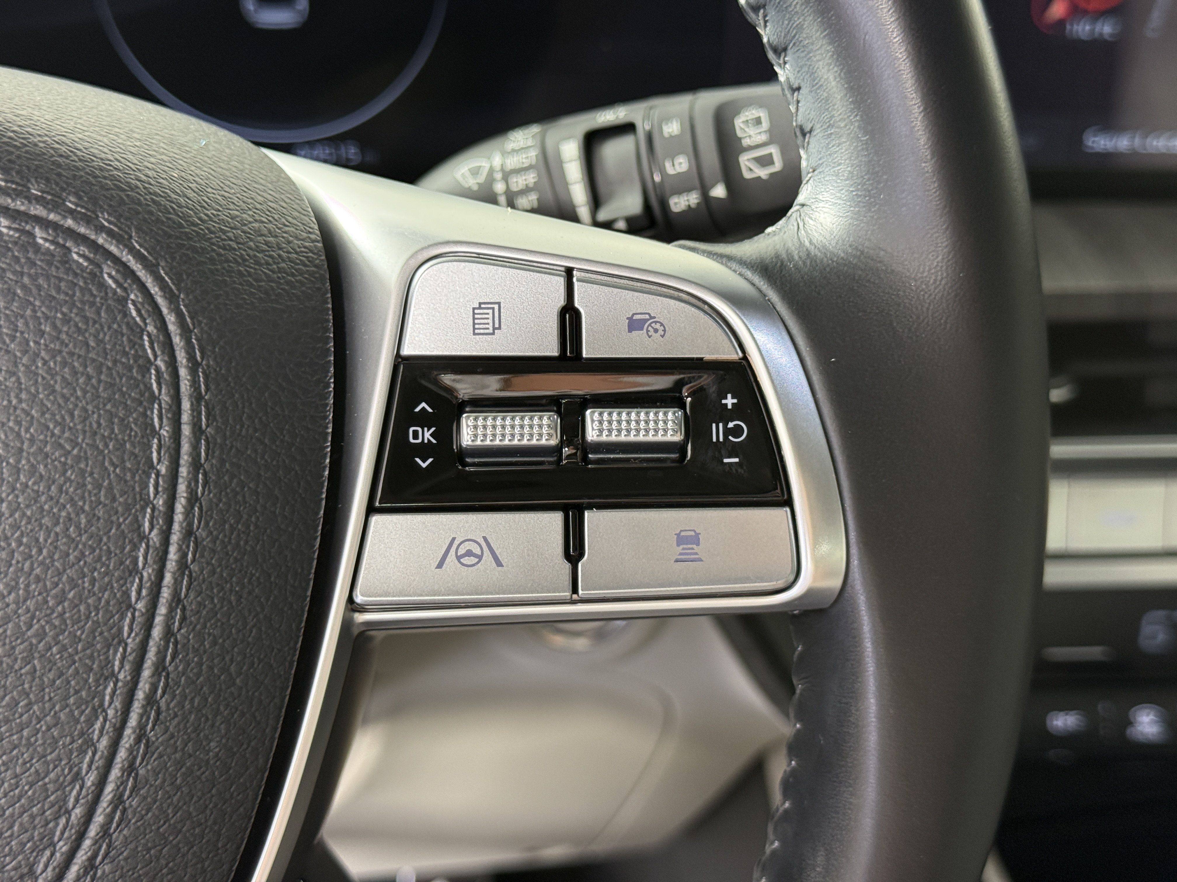 Used 2023 Kia Telluride SX FWD image 26