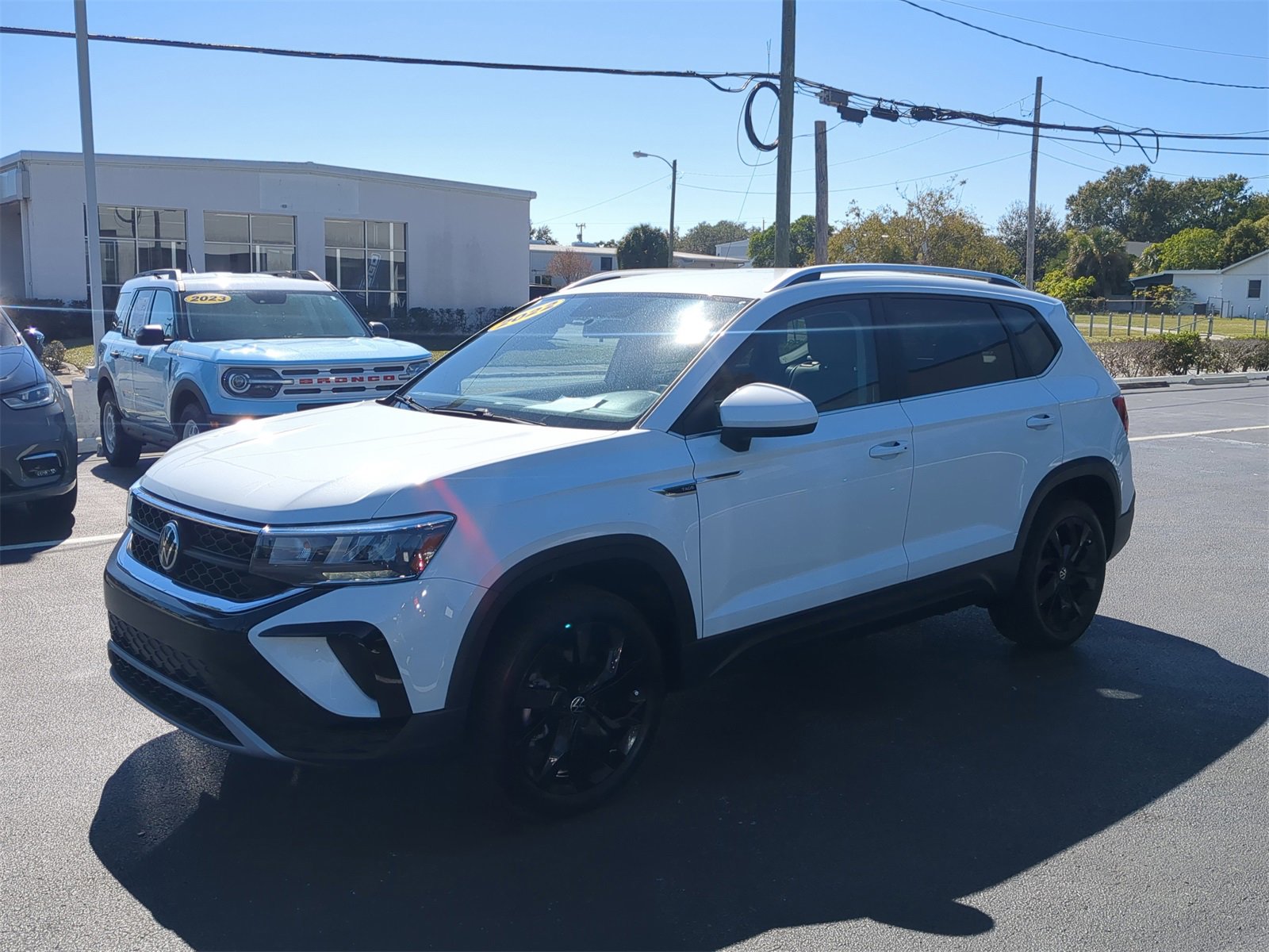 Used 2022 Volkswagen Taos SE image 3