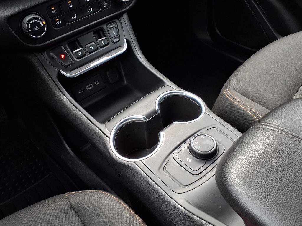 Used 2018 GMC Terrain SLE image 16