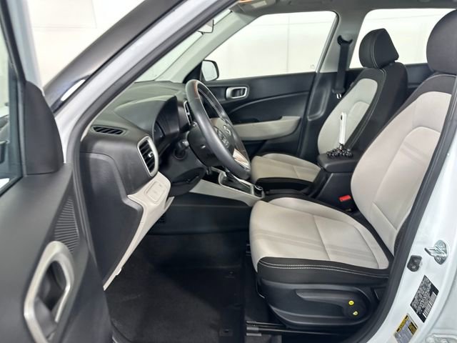 Certified 2023 Hyundai Venue SEL image 11