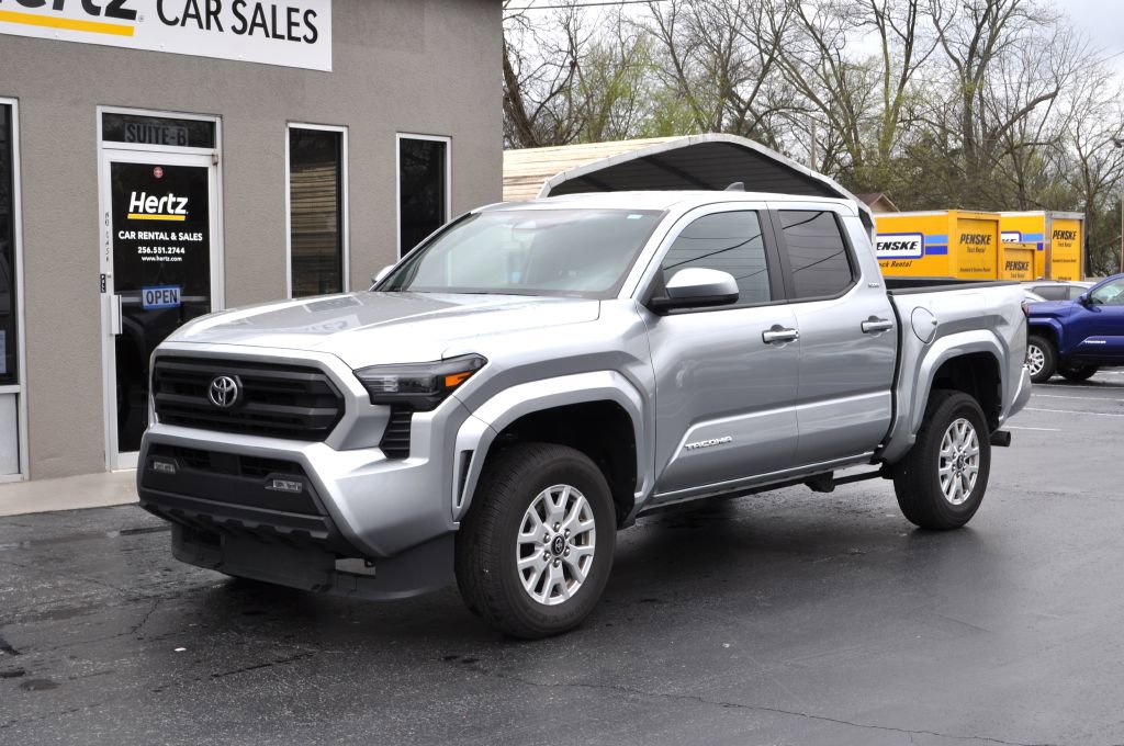 Used 2025 Toyota Tacoma SR5 image 2