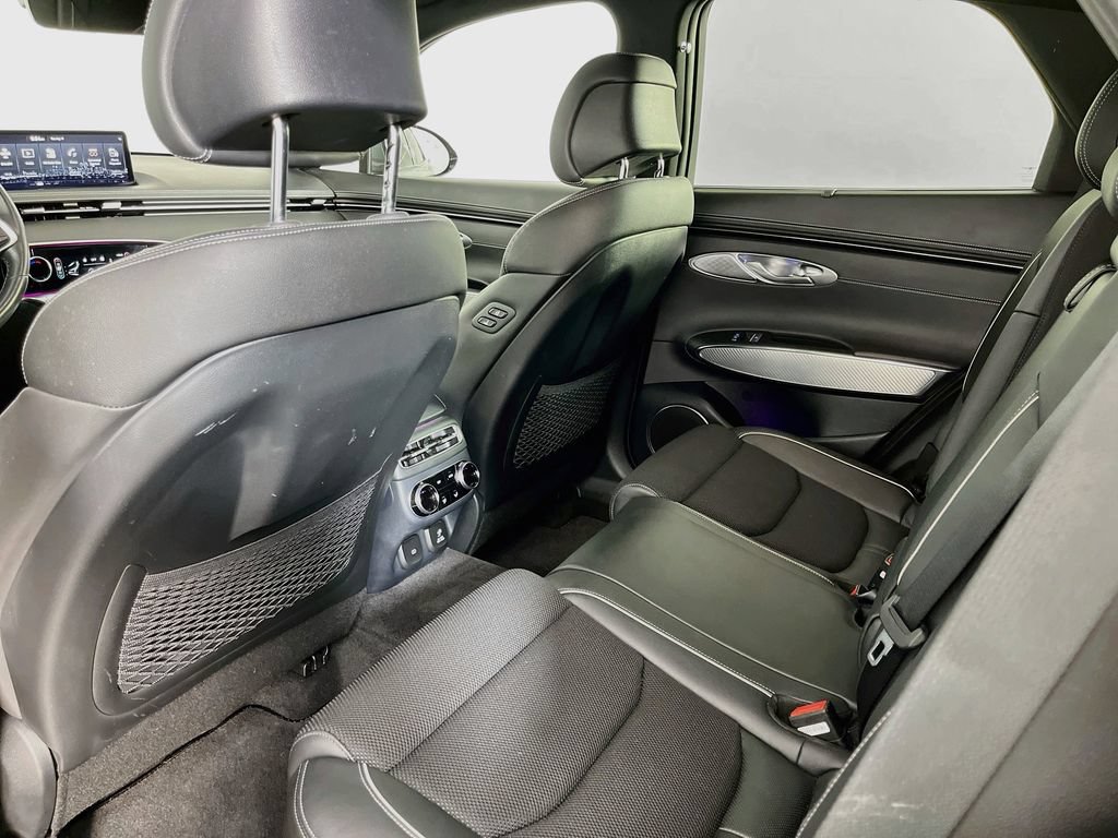 Used 2024 Genesis GV70 2.5T w/ Sport Prestige Package AWD/4WD image 34