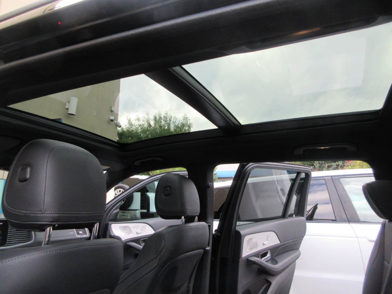 Used 2024 Mercedes-Benz GLS 450 4MATIC w/ AMG Line Exterior image 43