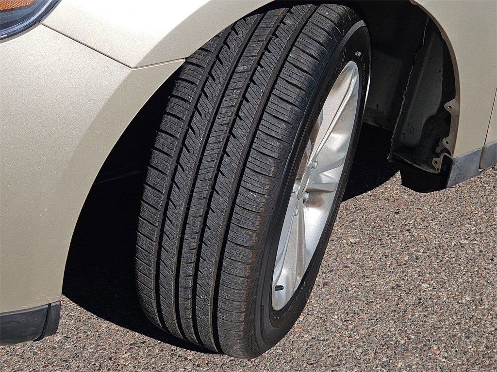 Used 2017 Ford Taurus SE image 11