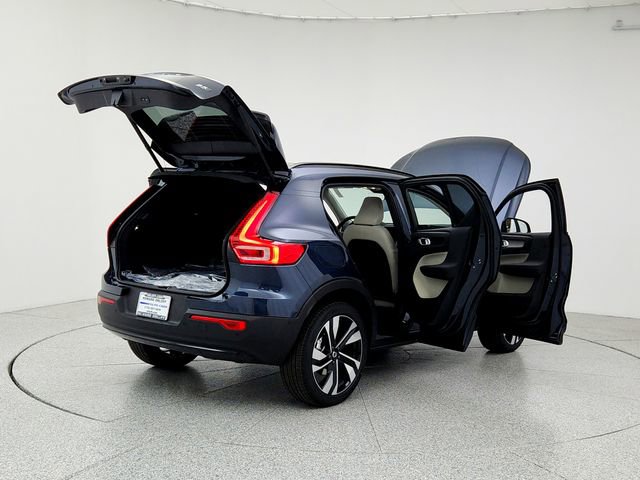 New 2026 Volvo XC40 B5 Ultra w/ Climate Package image 11