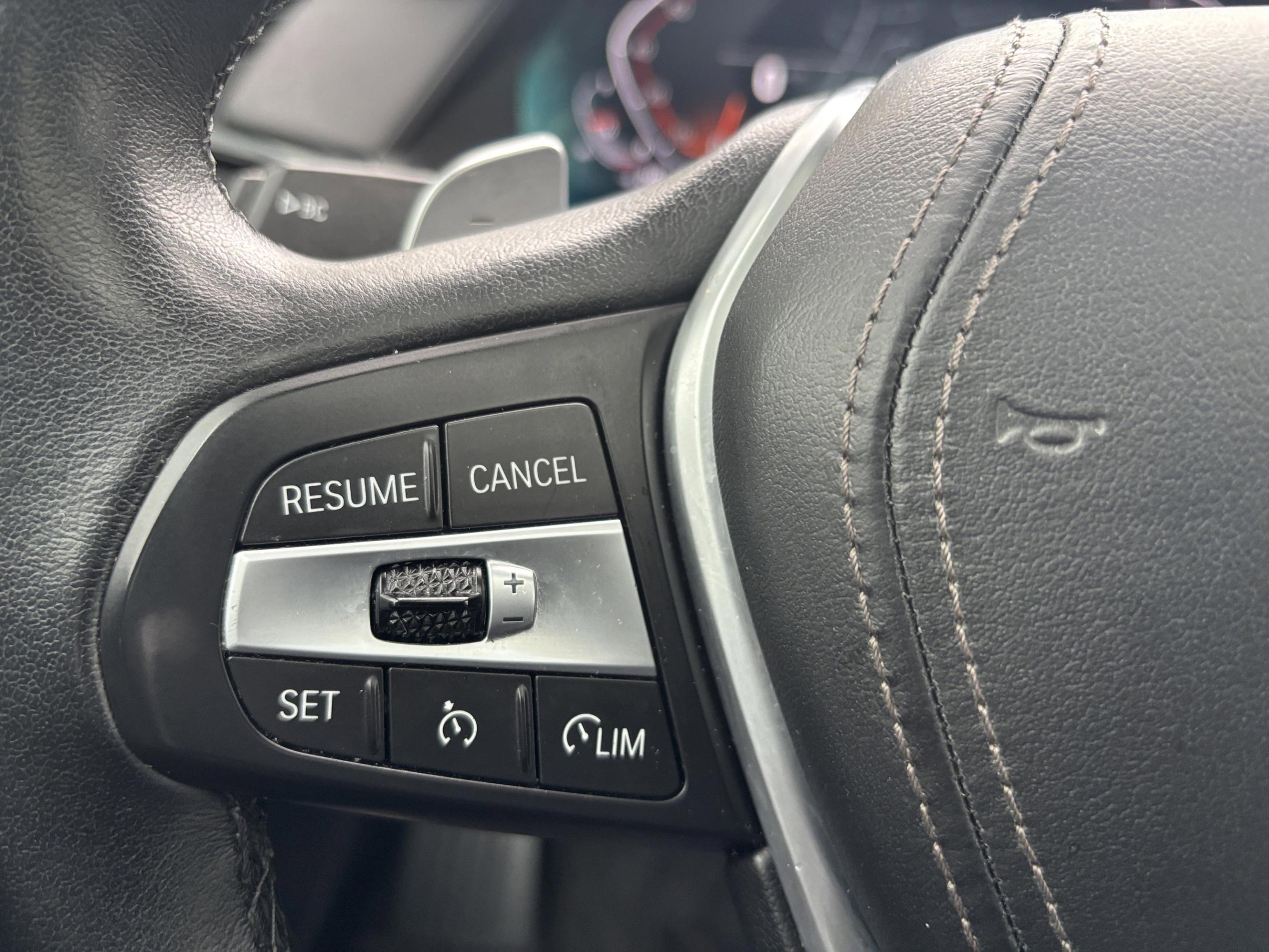 Used 2023 BMW X5 sDrive40i w/ Premium Package image 11