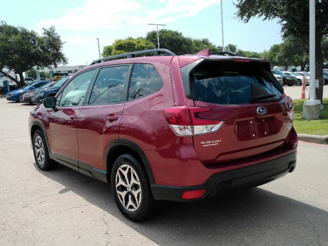 Used 2023 Subaru Forester Premium AWD/4WD image 11