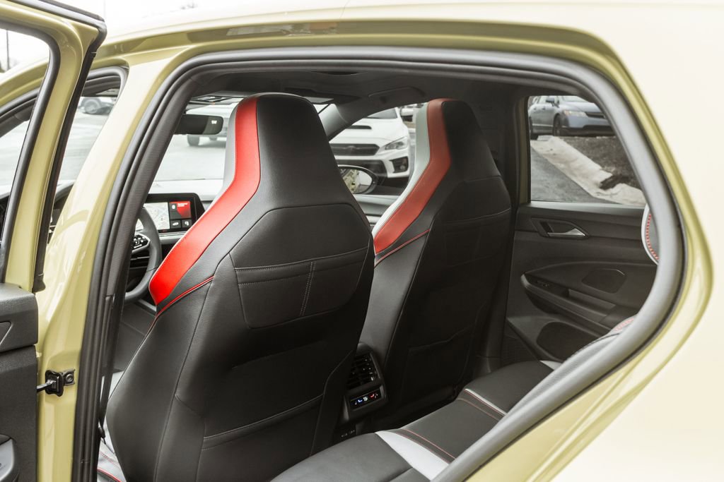 Used 2022 Volkswagen GTI Autobahn image 32