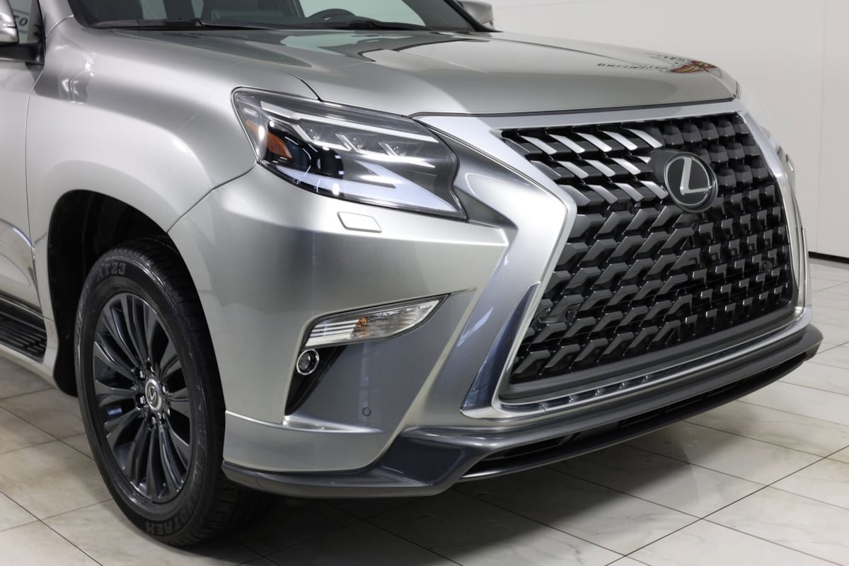 Used 2023 Lexus GX 460 Premium w/ Accessory Package AWD/4WD image 38