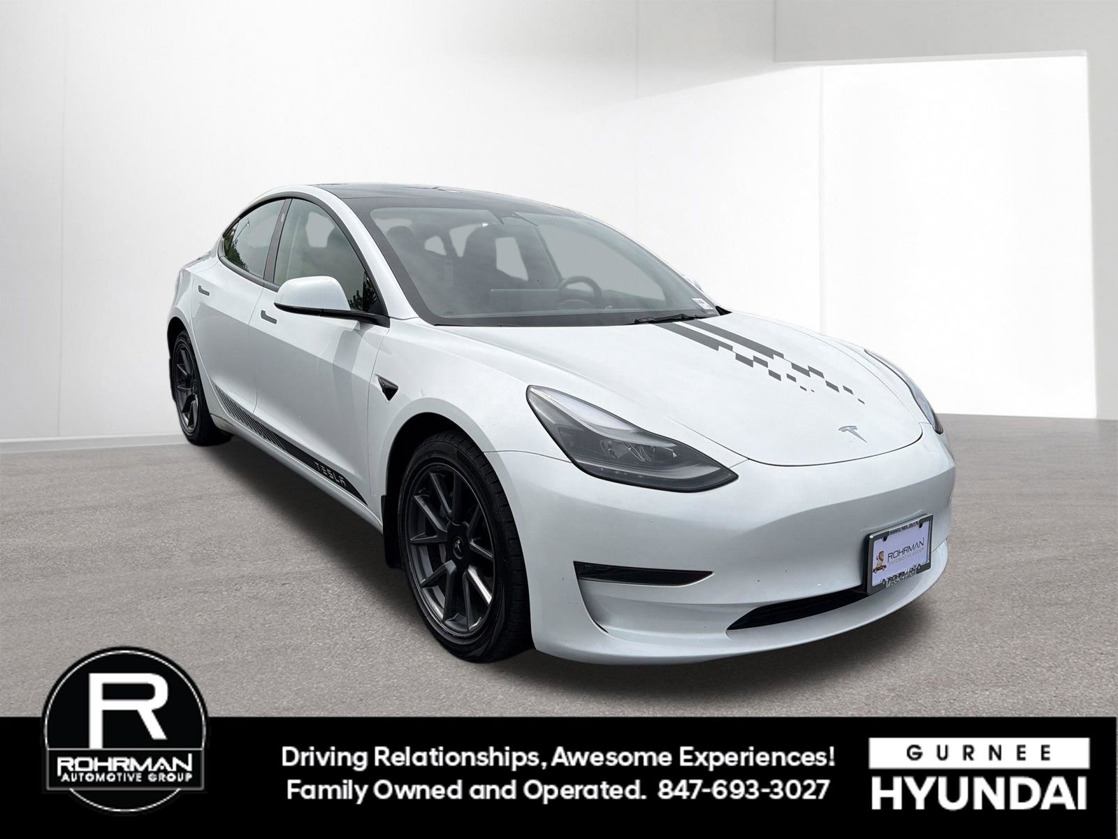 Used 2023 Tesla Model 3 Standard Range RWD image 2