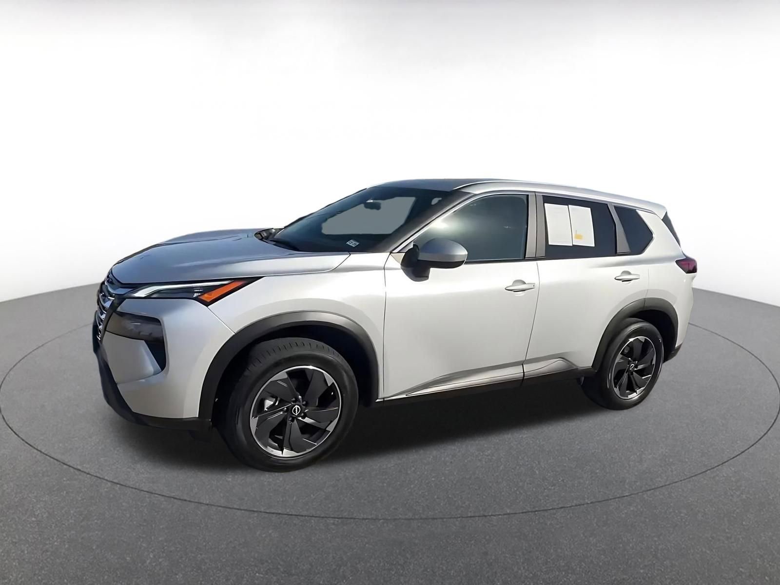 Used 2025 Nissan Rogue SV FWD image 8