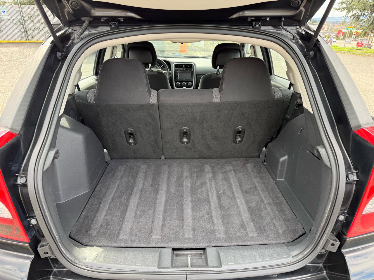 Used 2010 Dodge Caliber SXT image 14