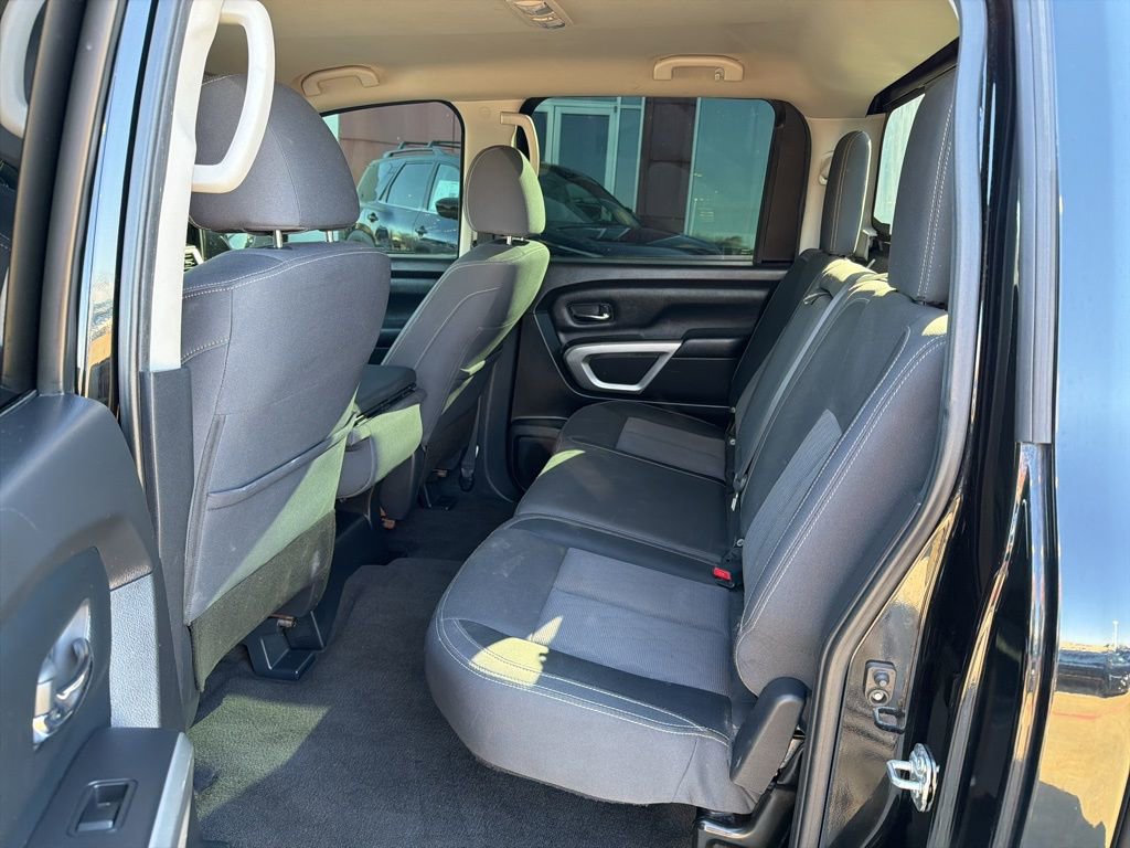 Used 2021 Nissan Titan SV AWD/4WD image 14
