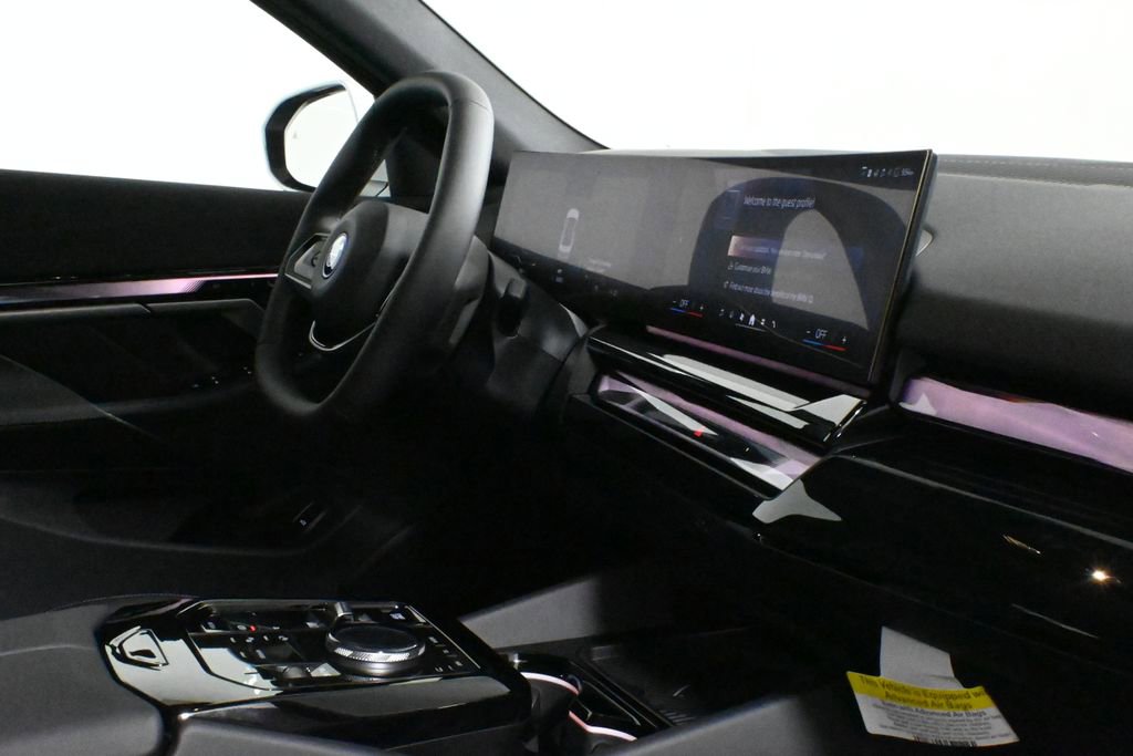 Used 2025 BMW i5 xDrive40 w/ Premium Package image 33