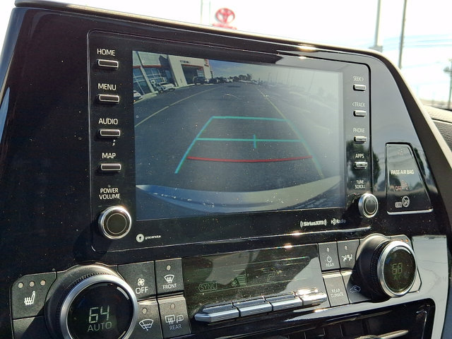 Used 2021 Toyota Highlander XLE AWD/4WD image 20