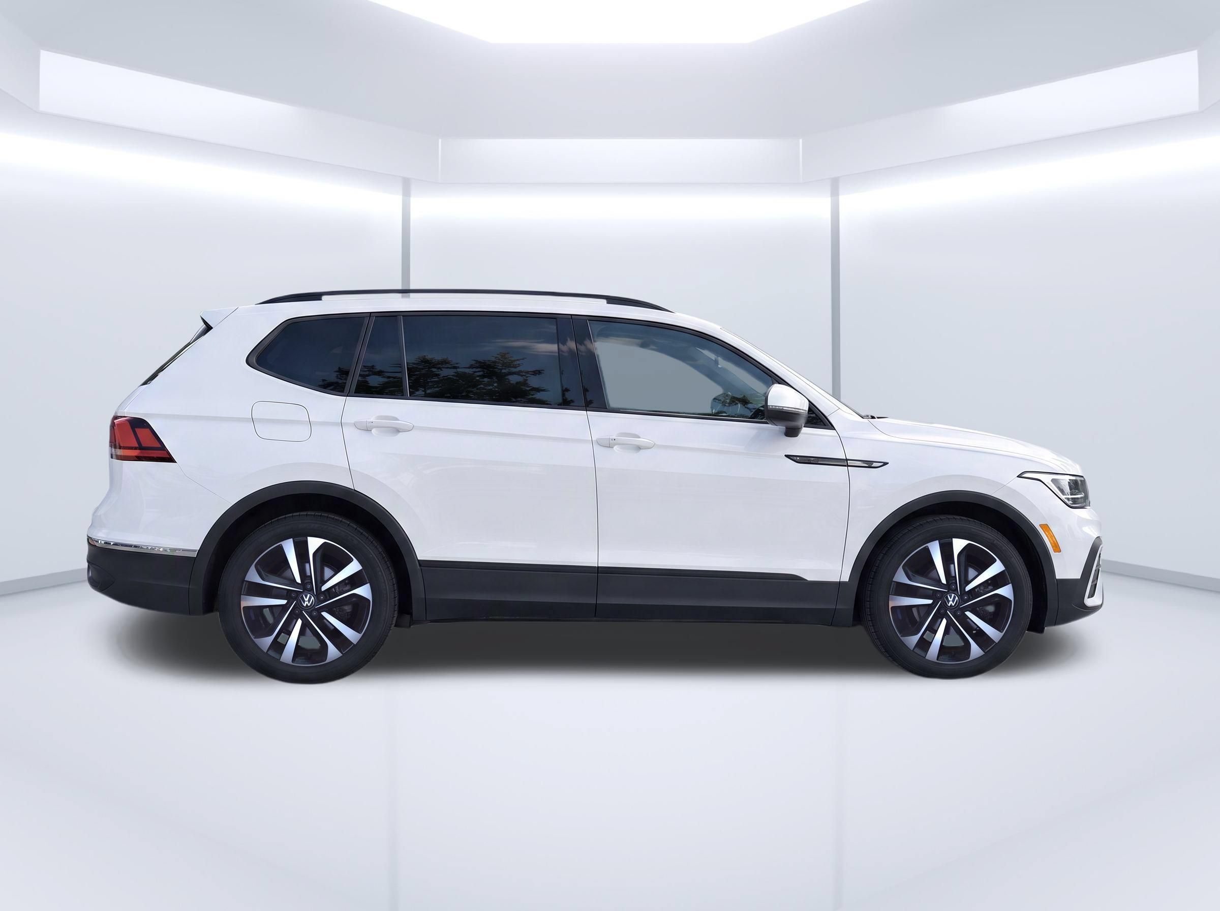 Used 2023 Volkswagen Tiguan S FWD image 8