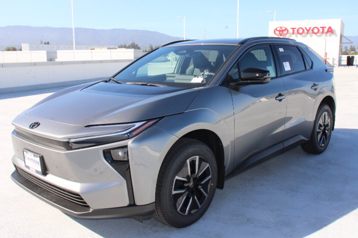 New 2027 Toyota bZ FWD image 3