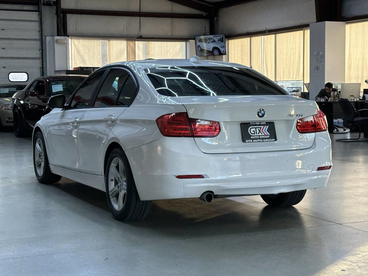 Used 2014 BMW 320i 320i 4dr Sedan image 4