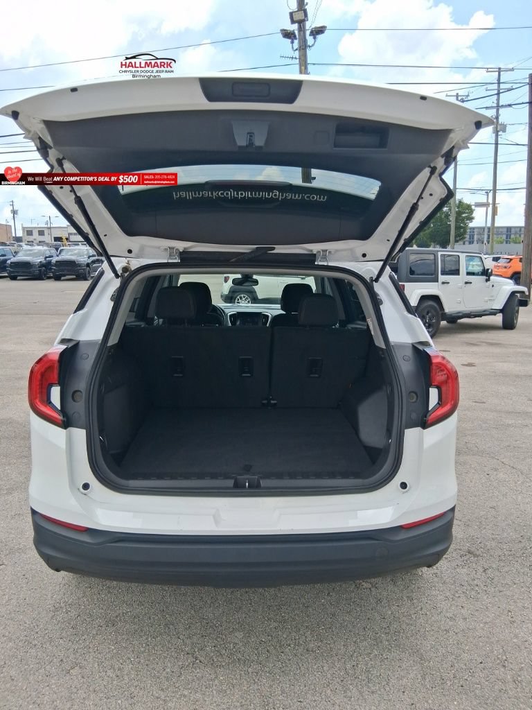 Used 2024 GMC Terrain SLE FWD image 21