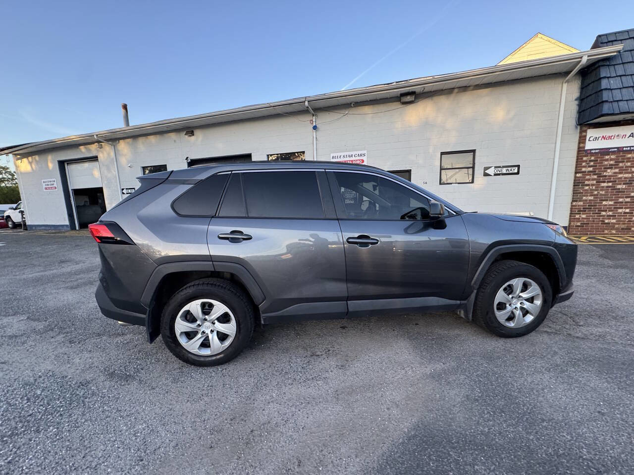 Used 2020 Toyota RAV4 LE image 9