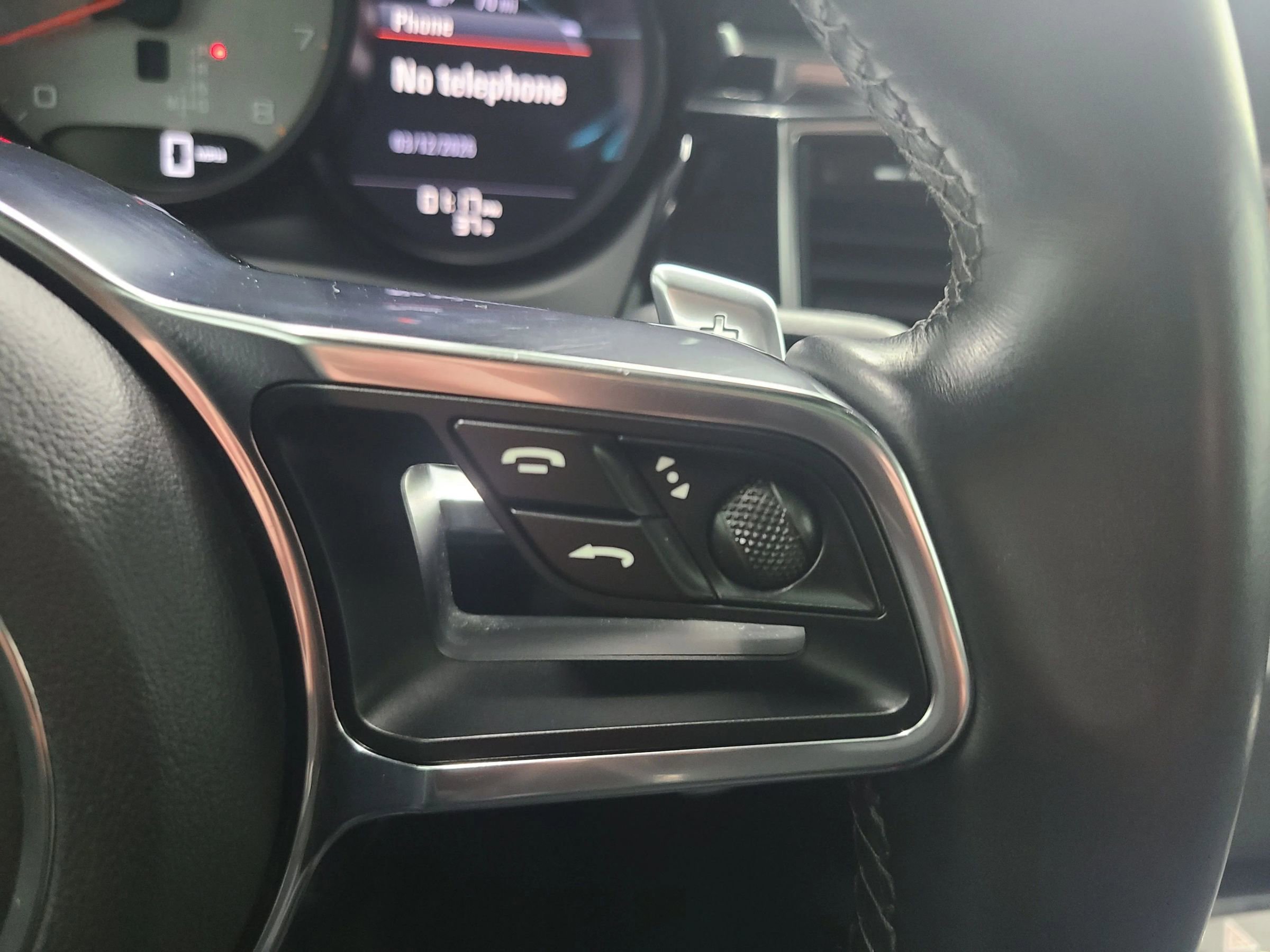 Used 2015 Porsche Macan S w/ Premium Package Plus image 32