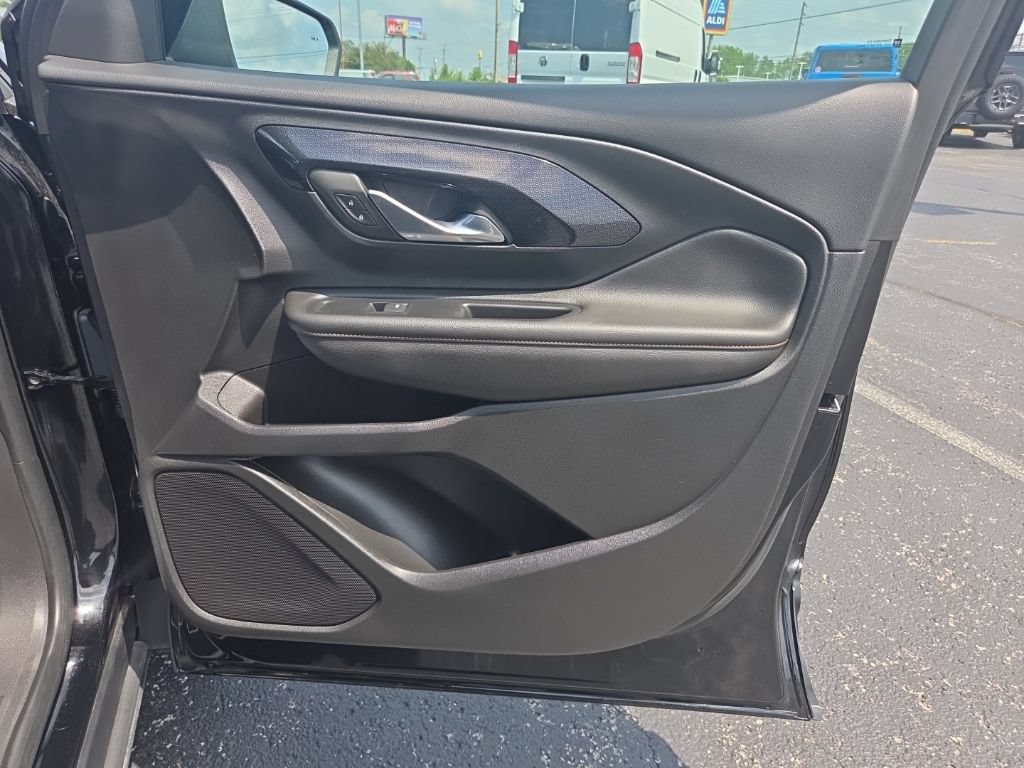 Used 2023 GMC Terrain AT4 w/ Tech Package AWD/4WD image 25