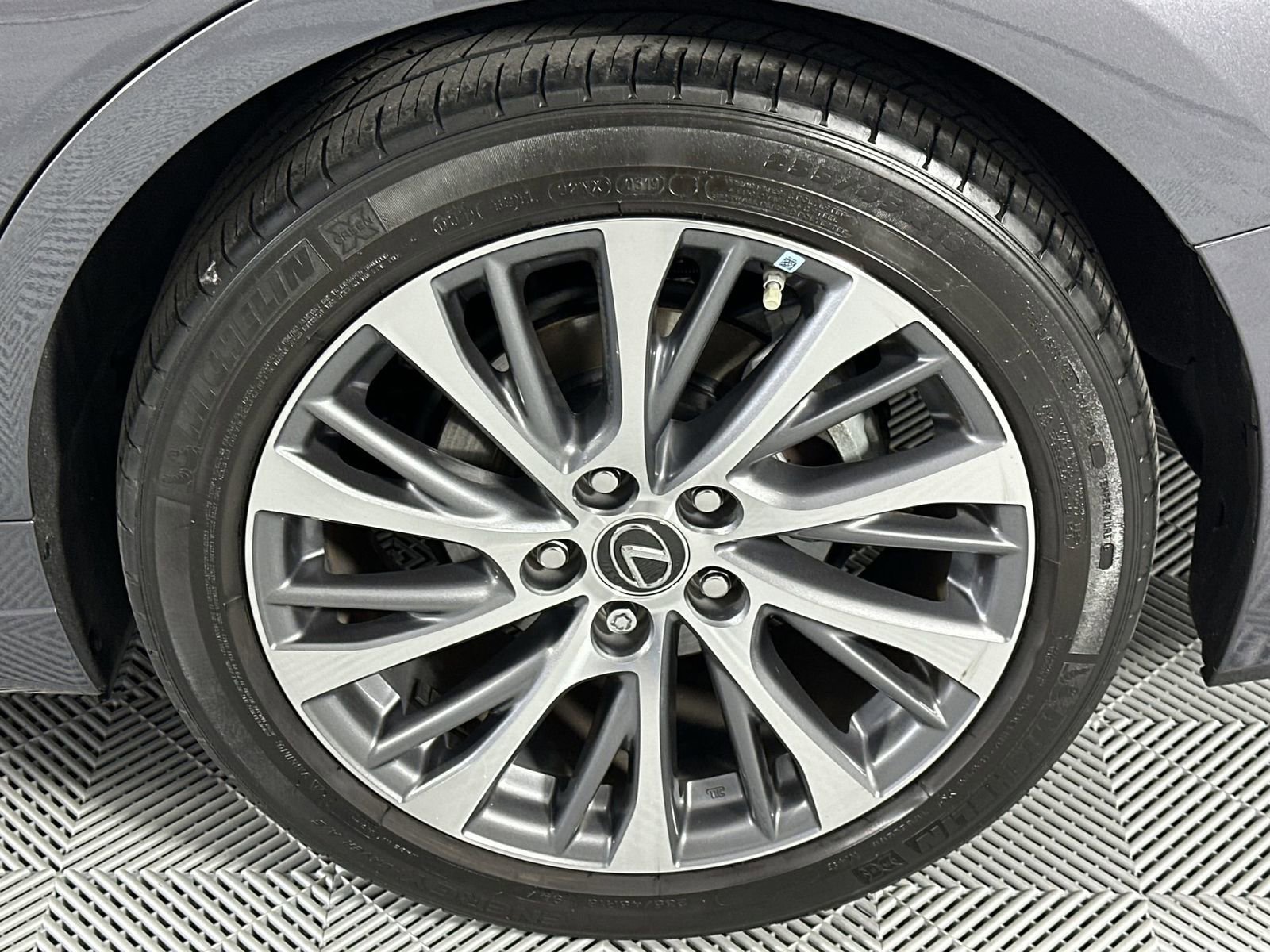Used 2019 Lexus ES 350 w/ Accessory Package 2 FWD image 10