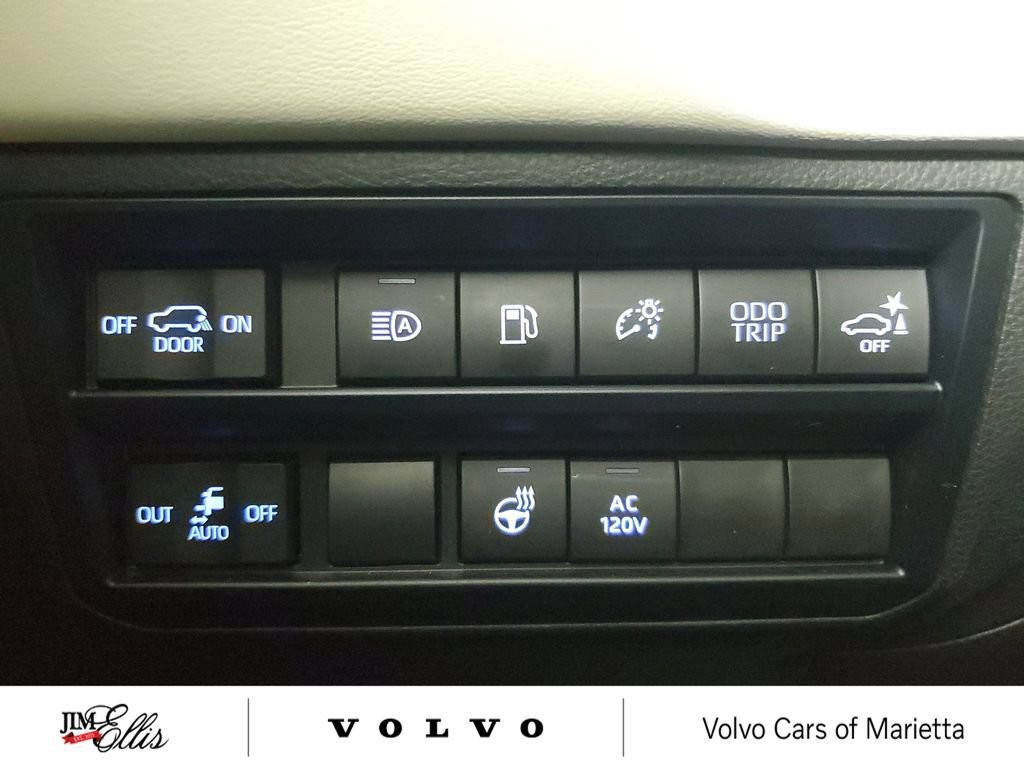 Used 2023 Toyota Sequoia Capstone AWD/4WD image 36
