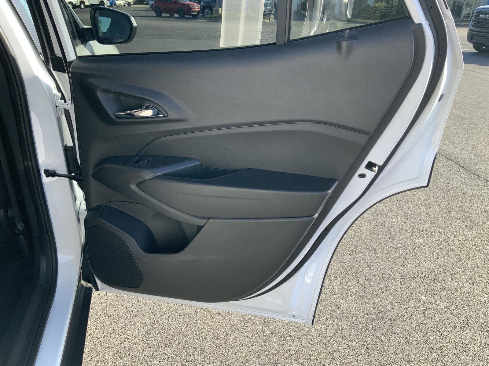 New 2026 Chevrolet Trax LS w/ LS Convenience Package FWD image 48