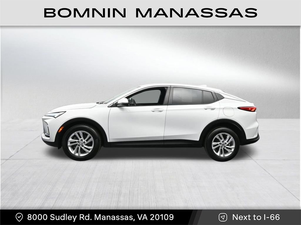 Used 2024 Buick Envista Preferred w/ Advanced Safety Package image 2