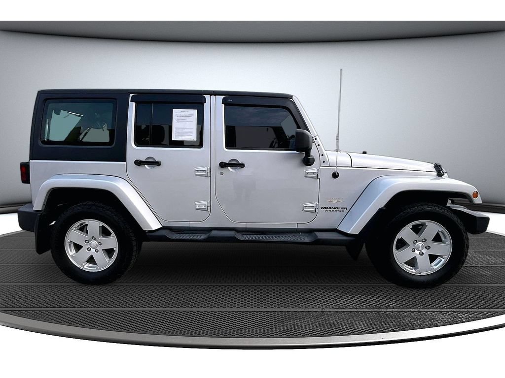 Used 2011 Jeep Wrangler Unlimited Sahara w/ Dual Top Group AWD/4WD image 15