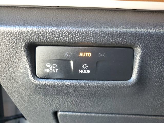 Used 2025 Volkswagen Tiguan SEL R-Line image 21