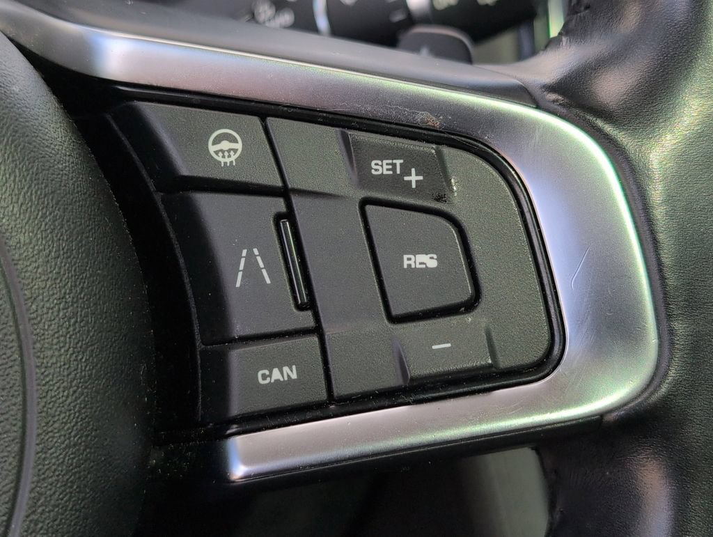 Used 2020 Jaguar F-PACE Prestige AWD/4WD image 21