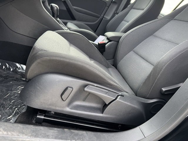 Used 2014 Volkswagen Golf 4-Door image 6