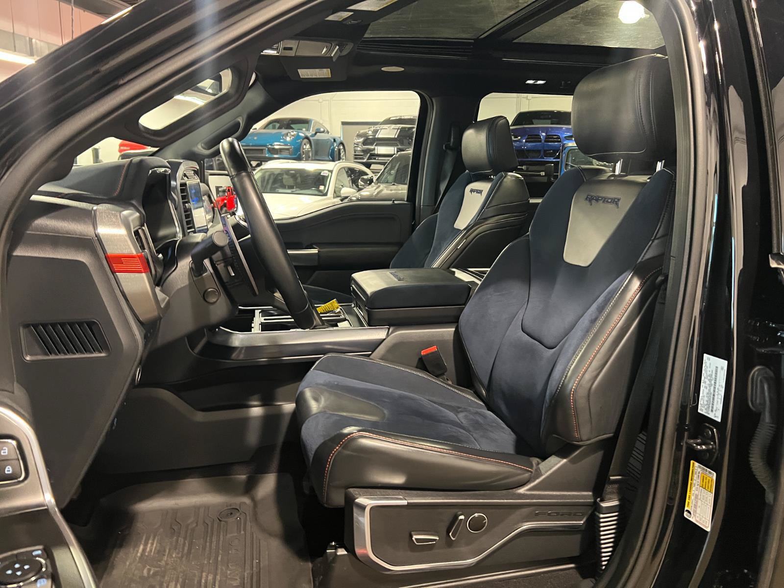Used 2023 Ford F150 Raptor w/ Raptor 37 Performance Package AWD/4WD image 9