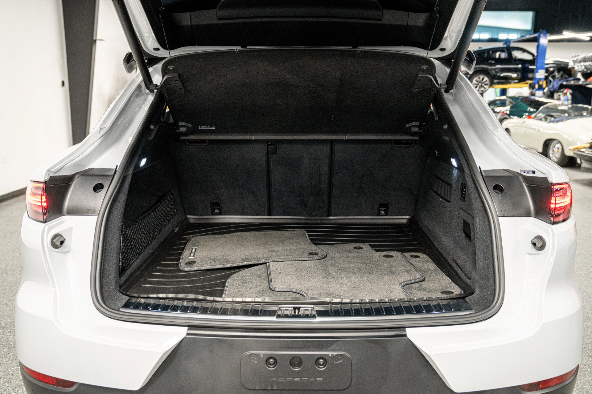 Used 2023 Porsche Cayenne Turbo GT image 19