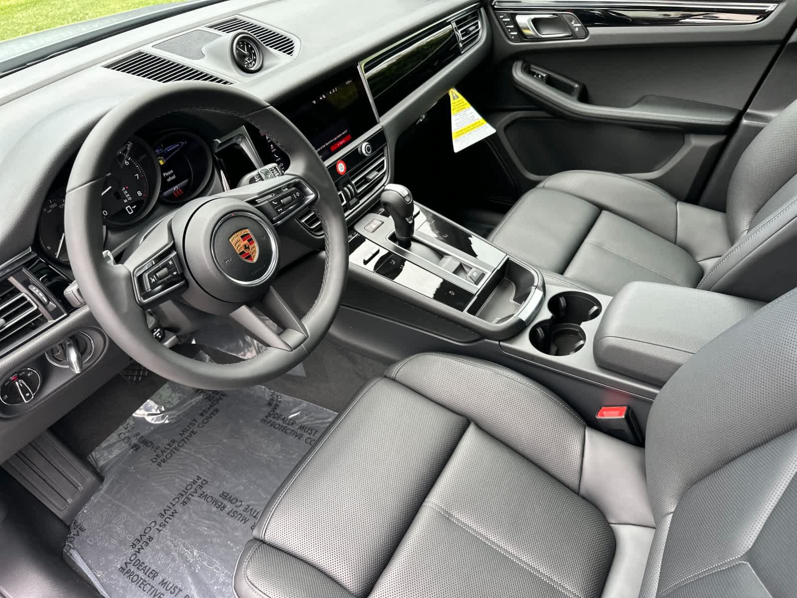 New 2026 Porsche Macan AWD/4WD image 4