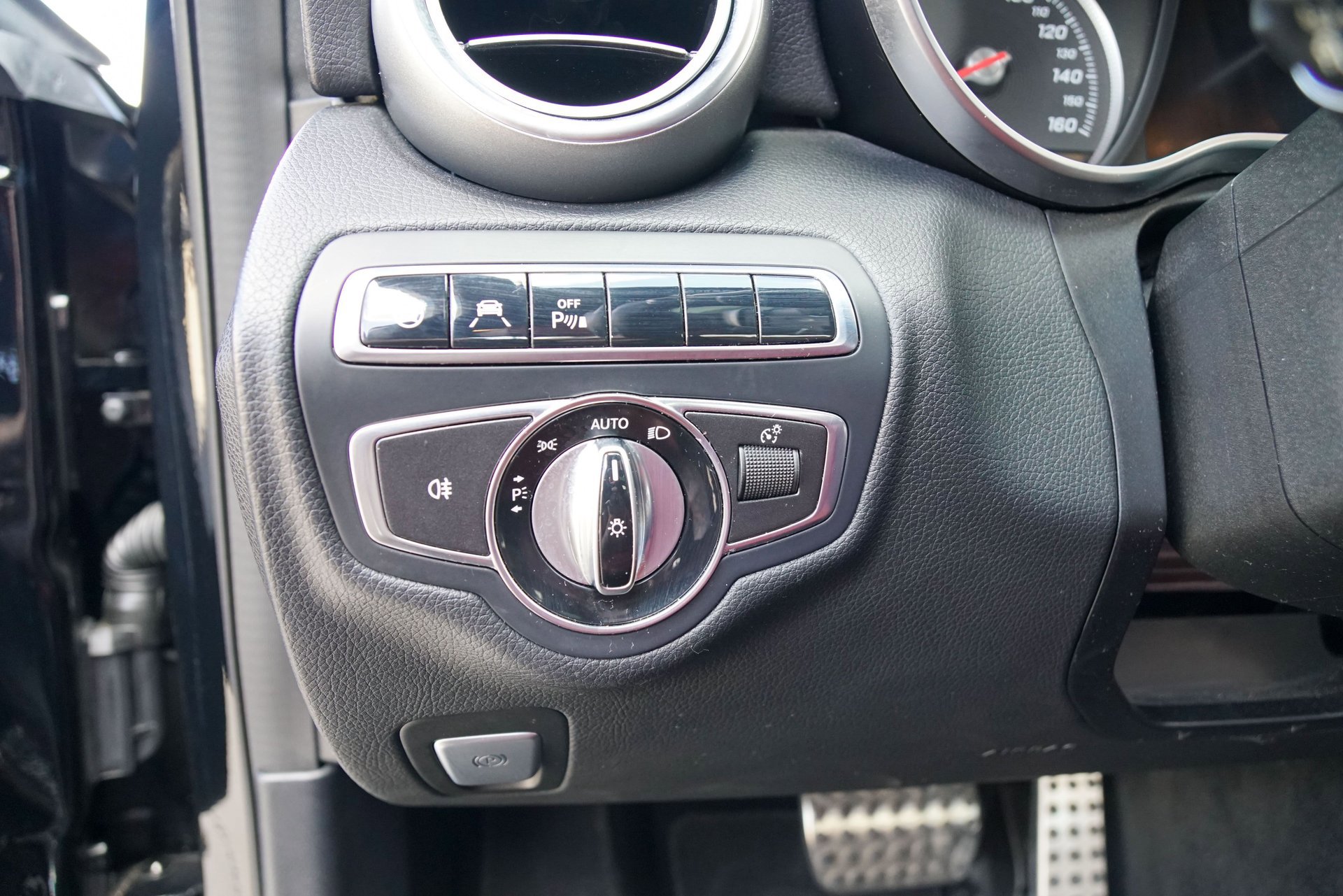 Used 2015 Mercedes-Benz C 400 4MATIC image 25