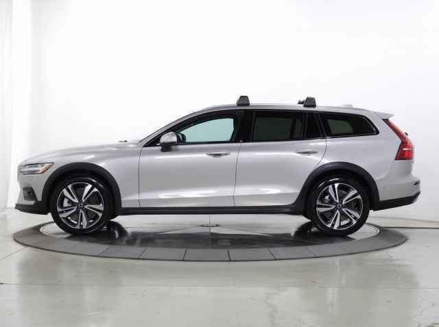 New 2025 Volvo V60 B5 Cross Country Plus w/ Protection Package Premier image 5