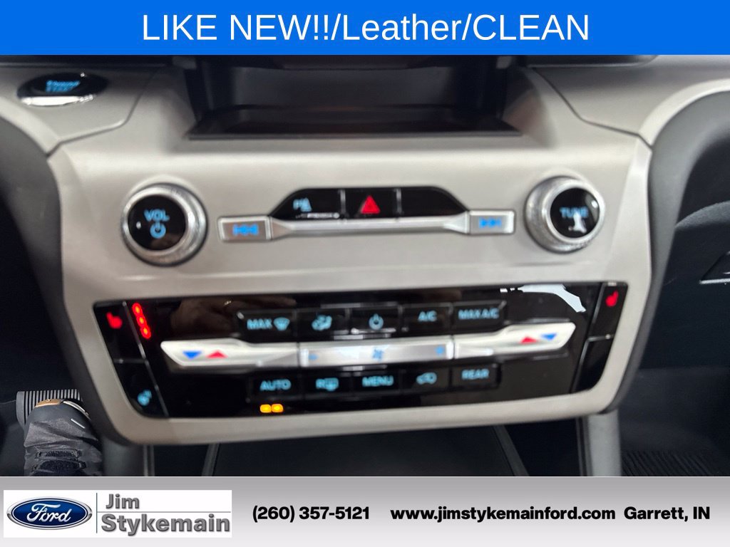Used 2024 Ford Explorer XLT w/ Equipment Group 202A AWD/4WD image 32