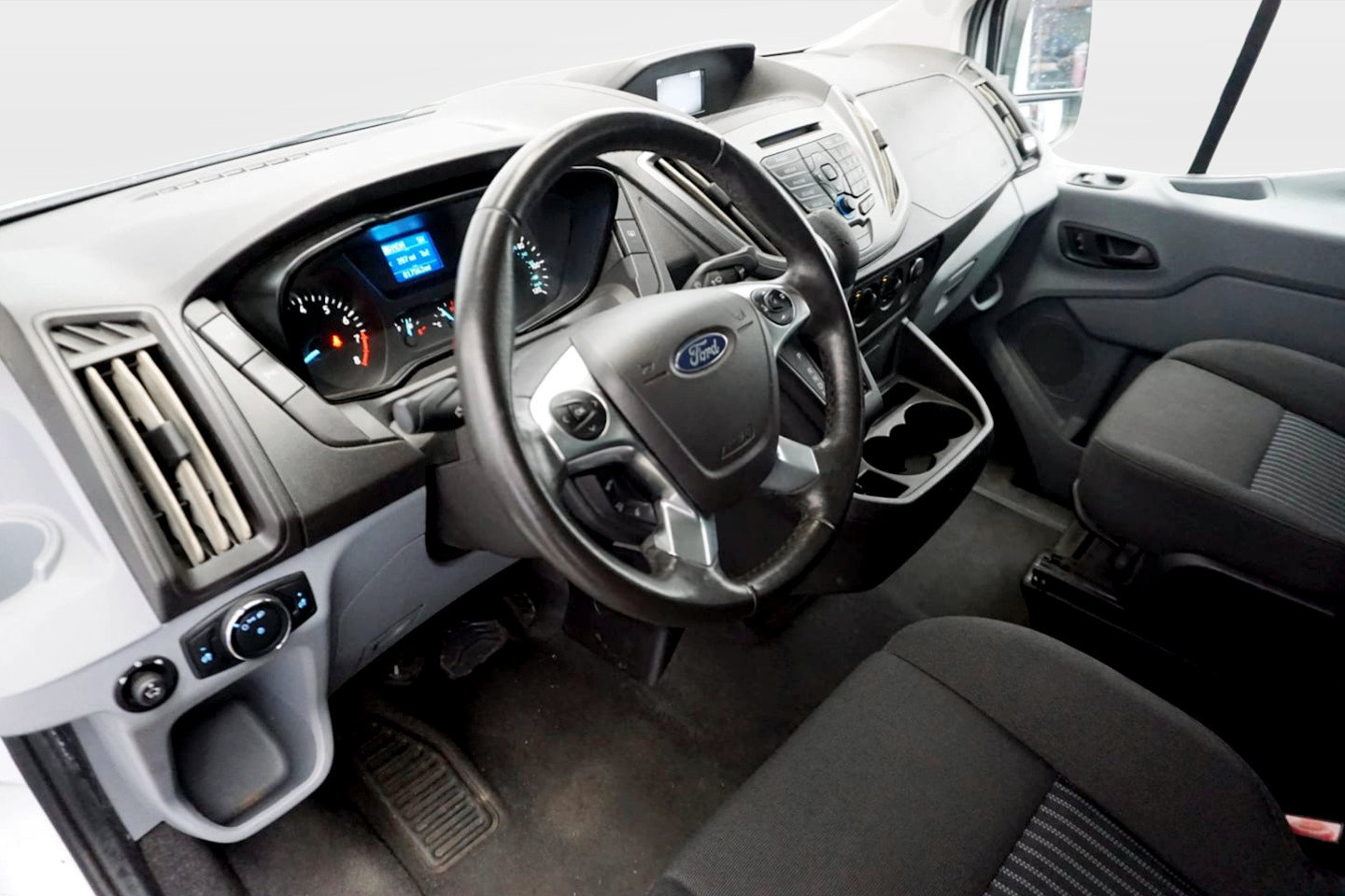 Used 2016 Ford Transit 150 XL RWD image 12