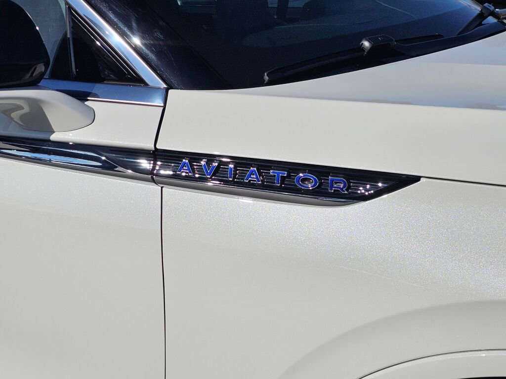 Used 2023 Lincoln Aviator Black Label Grand Touring w/ Class IV Trailer Tow Package image 10
