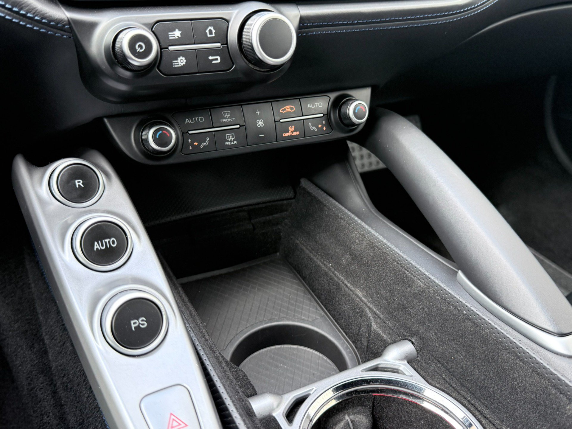 Used 2019 Ferrari GTC4Lusso AWD/4WD image 13