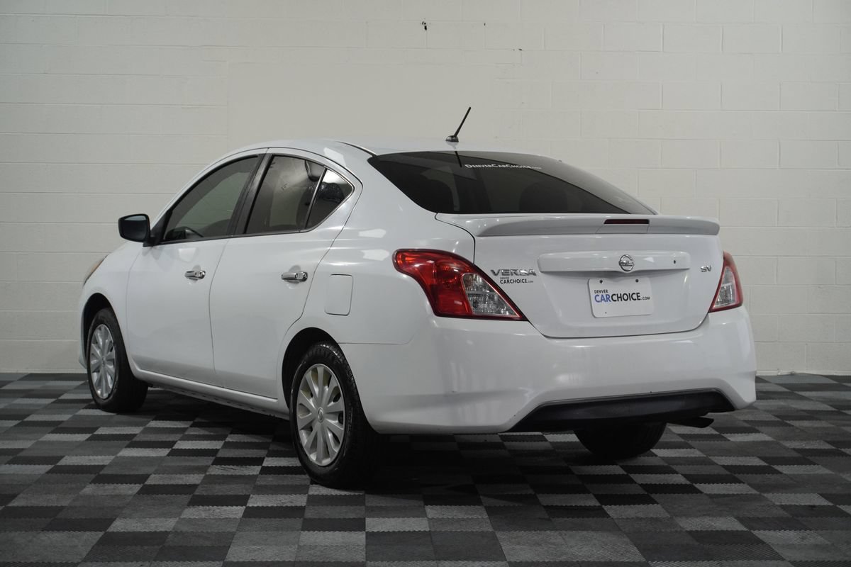 Used 2018 Nissan Versa SV FWD image 3