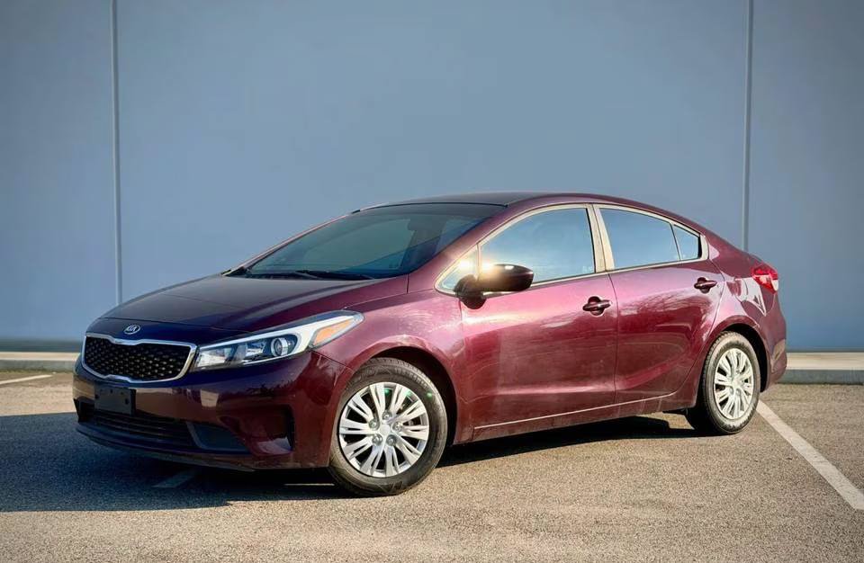 Used 2017 Kia Forte LX FWD image 2
