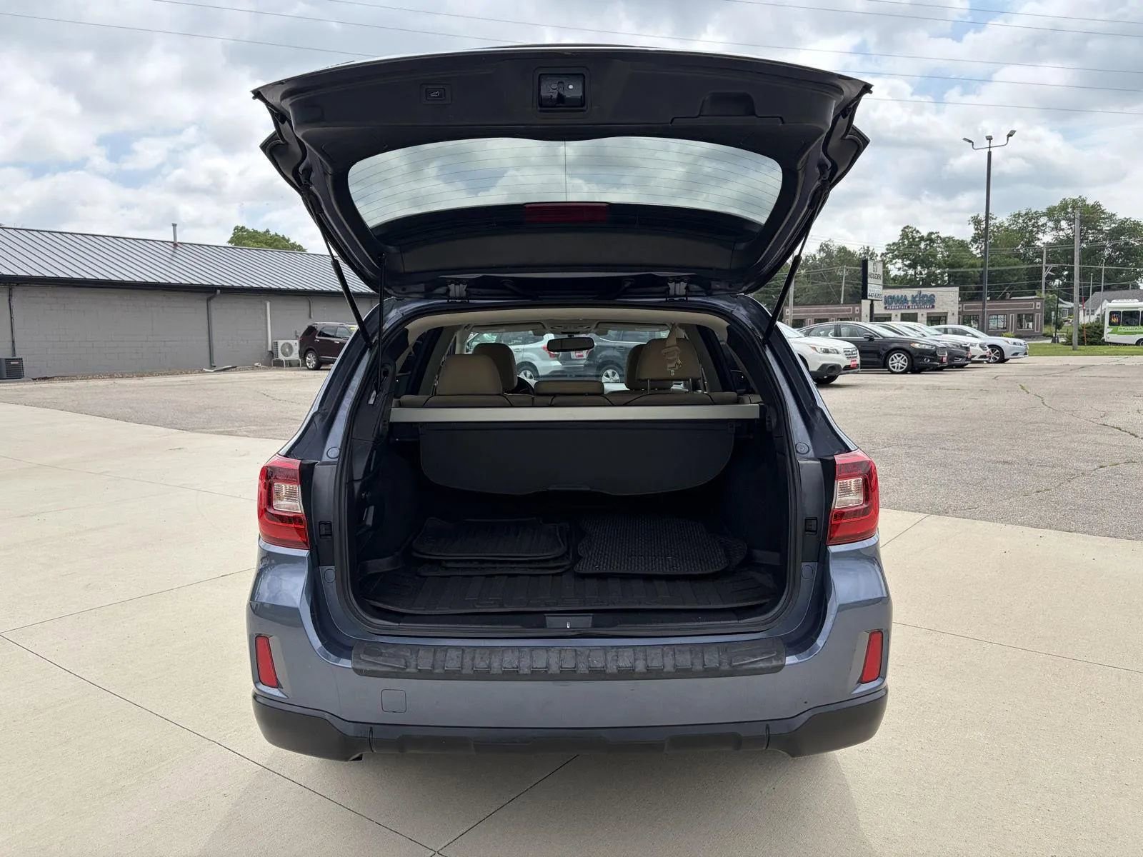 Used 2015 Subaru Outback 2.5i Limited AWD/4WD image 28