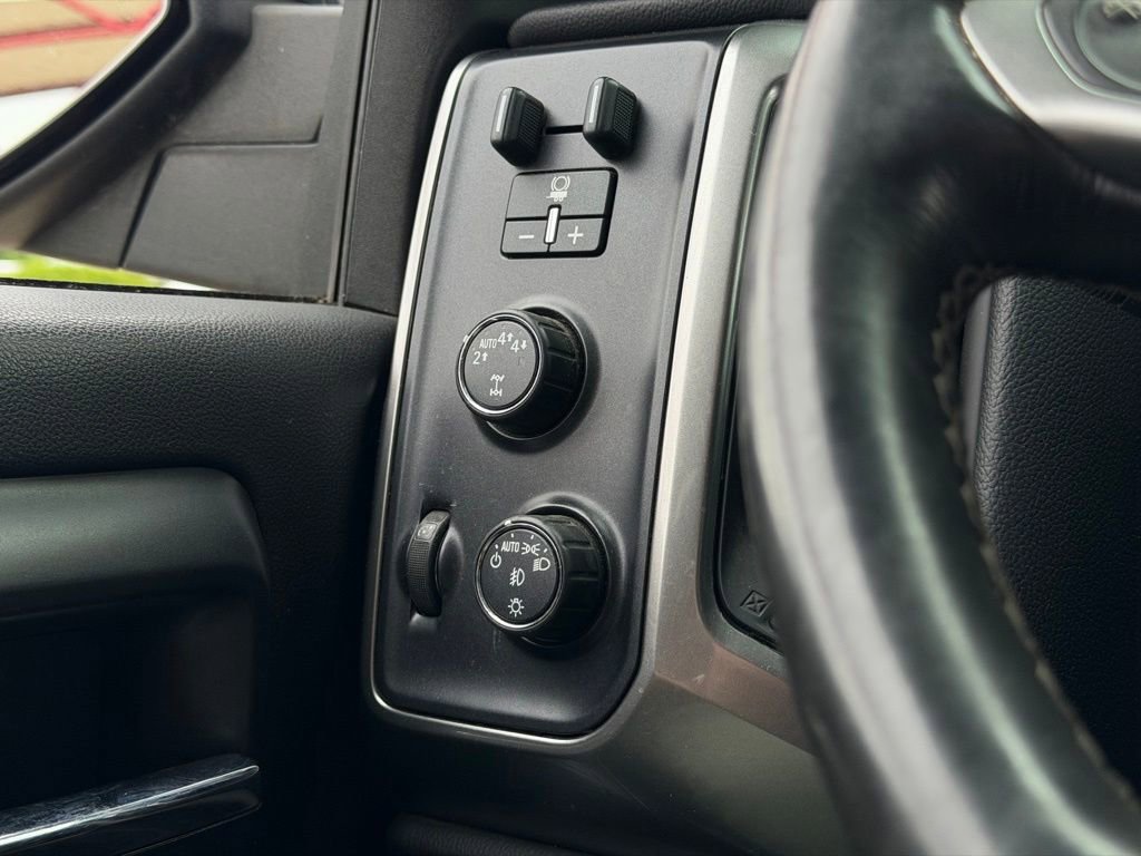 Used 2017 Chevrolet Silverado 1500 LT w/ All Star Edition AWD/4WD image 10