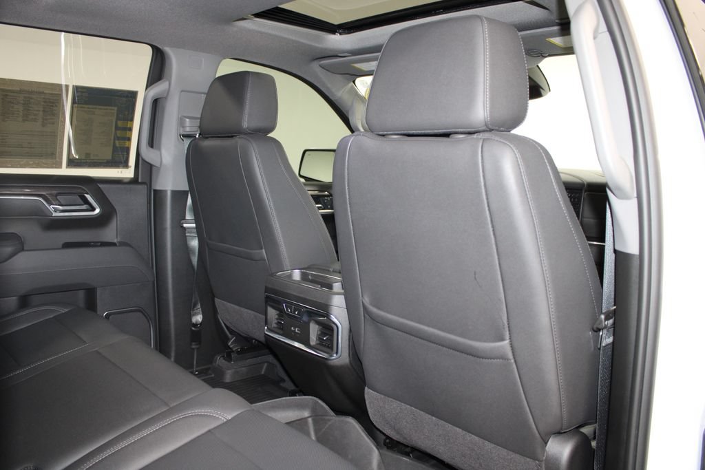 Used 2025 Chevrolet Silverado 1500 LTZ w/ LTZ Premium Package AWD/4WD image 32